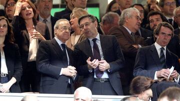 Bartomeu, junto a Florentino Pérez, ayer en el palco del Bernabéu.