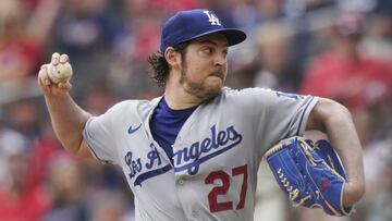 El pitcher de los Dodgers fue acusado de agredir sexualmente y golpear a una mujer, por lo que fue desactivado desde julio de 2021.