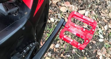 ¿Se puede volver a los pedales de plataforma con las e-bikes?