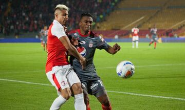 Con goles de Juan Roa, Jhon Pajoy y autogol de Eder Castañeda, Santa Fe venció al América en El Campín de Bogotá. Toma un respiro y escala en la tabla de la Liga.