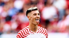 Leipzig (Germany), 13/04/2024.- Leipzig's Benjamin Sesko reacts during the German Bundesliga soccer match between RB Leipzig and VfL Wolfsburg in Leipzig, Germany, 13 April 2024. (Alemania) EFE/EPA/FILIP SINGER CONDITIONS - ATTENTION: The DFL regulations prohibit any use of photographs as image sequences and/or quasi-video.
