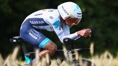 Bahrain - Victorious team's Colombian rider Santiago Buitrago cycles during the 7th stage of the 111th edition of the Tour de France cycling race, 25,3 km individual time trial between Nuits-Saint-Georges and Gevrey-Chambertin, on July 5, 2024. (Photo by Anne-Christine POUJOULAT / AFP)