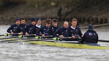 El barco de la Universidad de Oxford se entrena ante la regata contra Cambridge de este s&aacute;bado. 