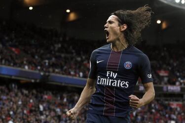 Edinson Cavani delays new deal and edges closer to PSG exit