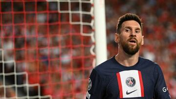 LISBON, PORTUGAL - OCTOBER 05: Lionel Messi of PSG in action during the UEFA Champions League group H match between SL Benfica and Paris Saint-Germain at Estadio do Sport Lisboa e Benfica on October 5, 2022 in Lisbon, Portugal. (Photo by Zed Jameson/MB Media/Getty Images)