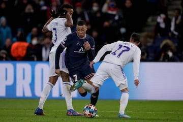 Mbapp&eacute; se col&oacute; entre Militao y Lucas V&aacute;zquez para hacer el 1-0.