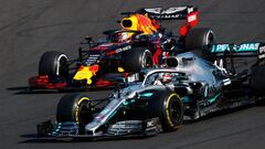 F1 - HUNGARIAN GRAND PRIX 2019
 
 44 HAMILTON Lewis (gbr), Mercedes AMG F1 GP W10 Hybrid EQ Power+ overtakes 33 VERSTAPPEN Max (nld), Aston Martin Red Bull Racing Honda RB15, action in the 67 laps of the 2019 Formula One World Championship, Grand Prix of 