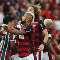 Arturo Vidal y Erick Pulgar se alejan del Brasileirao