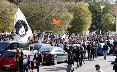 La afici¨®n del Valencia se manifiesta: 'Lim go home'