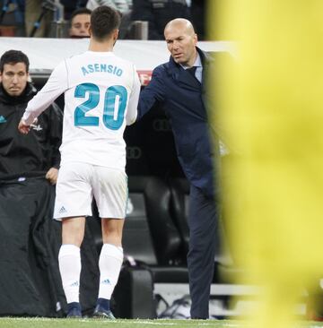 Zinedine Zidane con Marco Asensio.