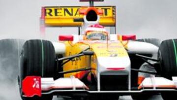 Alonso no fue mal en mojado.