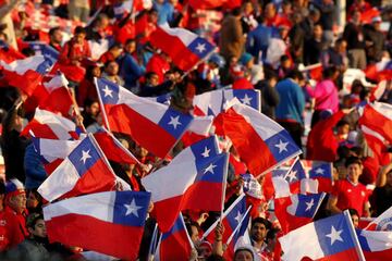 Espectacular ambiente en el Monumental para el Chile-Ecuador