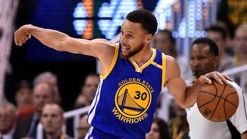 SALT LAKE CITY, UT - MAY 8: Stephen Curry #30 of the Golden State Warriors directs a play in the first half against the Utah Jazz in Game Four of the Western Conference Semifinals during the 2017 NBA Playoffs at Vivint Smart Home Arena on May 8, 2017 in Salt Lake City, Utah. NOTE TO USER: User expressly acknowledges and agrees that, by downloading and or using this photograph, User is consenting to the terms and conditions of the Getty Images License Agreement. Gene Sweeney Jr/Getty Images/AFP
== FOR NEWSPAPERS, INTERNET, TELCOS & TELEVISION USE ONLY ==