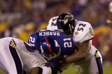 La defensiva comandada por Ray Lewis impidió casi por completo que los Giants les hicieran daño en el marcador; únicamente les permitieron una anotación en cuatro cuartos. Este partido es el vivo ejemplo de la frase “la defensiva gana campeonatos”.