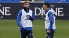 Dudas y un partido invisible