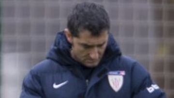 Valverde, con Ekiza de fondo.