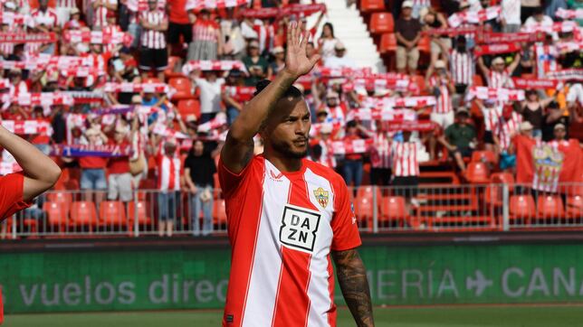 Luis Suárez impulsa al Almería por encima de los 100 millones en ventas de delanteros