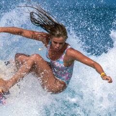 "La competición de surf será solo masculina, pero mantenemos el desfile de chicas en bikini"