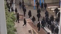 Trasladados al juzgado los dos detenidos en A Coruña por enfrentamientos con la Policía antes del Depor-Málaga