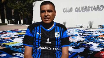 Gallos Blancos destacó colección de camisetas de un aficionado