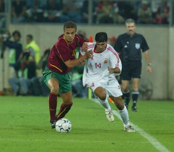 Su debut con la Selecci¨®n se produjo el 6 de septiembre de 2003 en Guimar?es en un encuentro frente a Portugal.