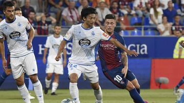 25/08/19 partido segunda division  Huesca - Deportivo de la Coru&Atilde;&plusmn;a  Shibasaki con cristo