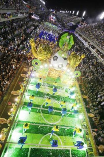 La escuela de samba 'Uniao da Ilha'.