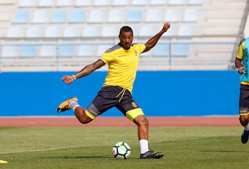 Defendi la camiseta de Las Palmas durante la temporada 16/17.