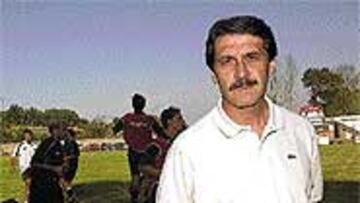 <b>FUTURO</B>. El club dará a conocer hoy si Moré sigue en Valladolid.