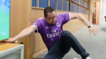 Desparrame absoluto de Roncero: ¡Gol de Cristiano, tropezón y al suelo!