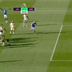 Schmeichel: "Best save I’ve seen for years by Ramsdale"