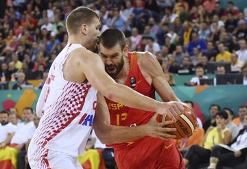 Ivan Buva y Marc Gasol. 