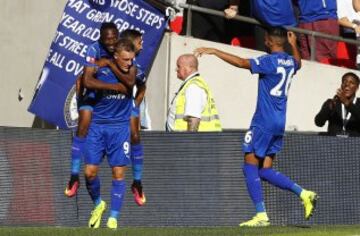 Jamie Vardy hace el empate del Leicester.