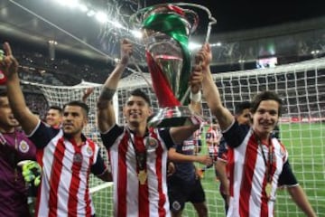 Guadalajara venció en penales a Morelia en una noche llena de magia en el estadio Chivas. ¡Aquí tienes las fotos para el recuerdo!