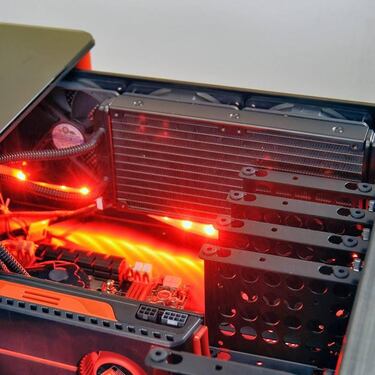 Lian Li presenta un prototipo de PC de mesa