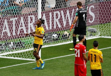 Batshuayi entró para dar descanso al pichichi Lukaku y tras varias ocasiones erradas remató un centro de Meunier y se estrenó en el mundial.