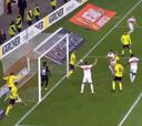 La mala suerte se cebó con el Stuttgart en esta jugada casi paródica