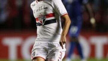 Rodrigo Caio durante un partido de la Libertadores ante Cruzeiro