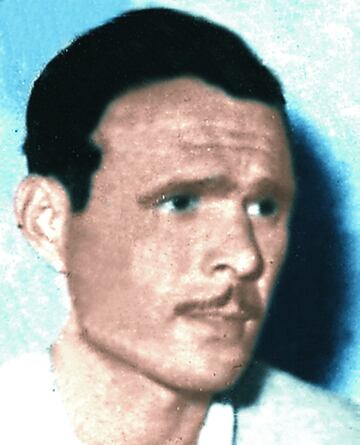 Polo disputó solamente una temporada en el Atlético de Madrid, la 1950-51. Tras ese año, fichó por la UD Las Palmas.