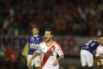 Celebración del gol de Ignacio Scocco.