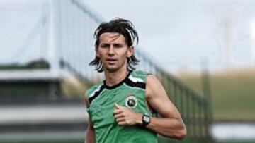 <b>DE MOMENTO, SIGUE. </b>La retirada del Toulouse deja a Smolarek sin ofertas, pero sigue en el mercado.