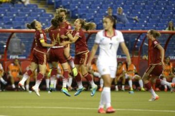 1-0. La Selección celebró el primer tanto de Vicky Losada.