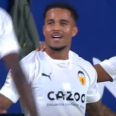 Justin Kluivert se estrenó en LaLiga con un golazo escandaloso: disfruten...