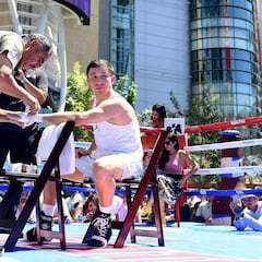 "Golokvin debe destruir a Canelo, la pelea definirá su futuro"