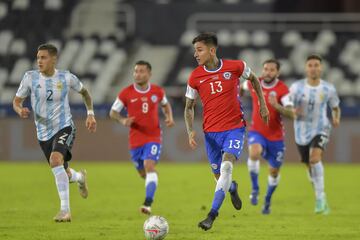 Bravo, Vidal y Messi: las postales del debut de la Roja