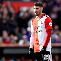 Giménez, presente durante los 90 minutos en igualada del Feyenoord frente al PSV