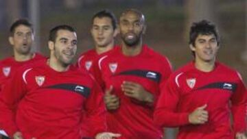 Kanouté, Negredo y Perotti miran al Athletic