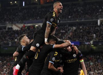 De Bruyne, de penalti, anot¨® el 1-2 definitivo.