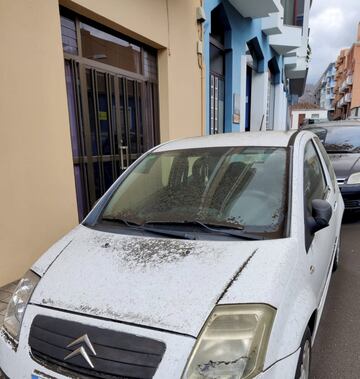 Ceniza volcánica en el pueblo Los Llanos de Aridane.