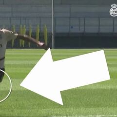 Es algo muy serio ya: ojo a cómo se hinchan los cuádriceps de Vinicius al disparar a gol